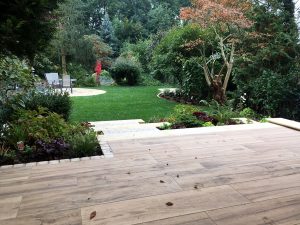 Terrasse Holzoptik Keramikplatten Travertin